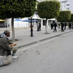 seul_contre_police_tunisienne.jpg (133 KB)